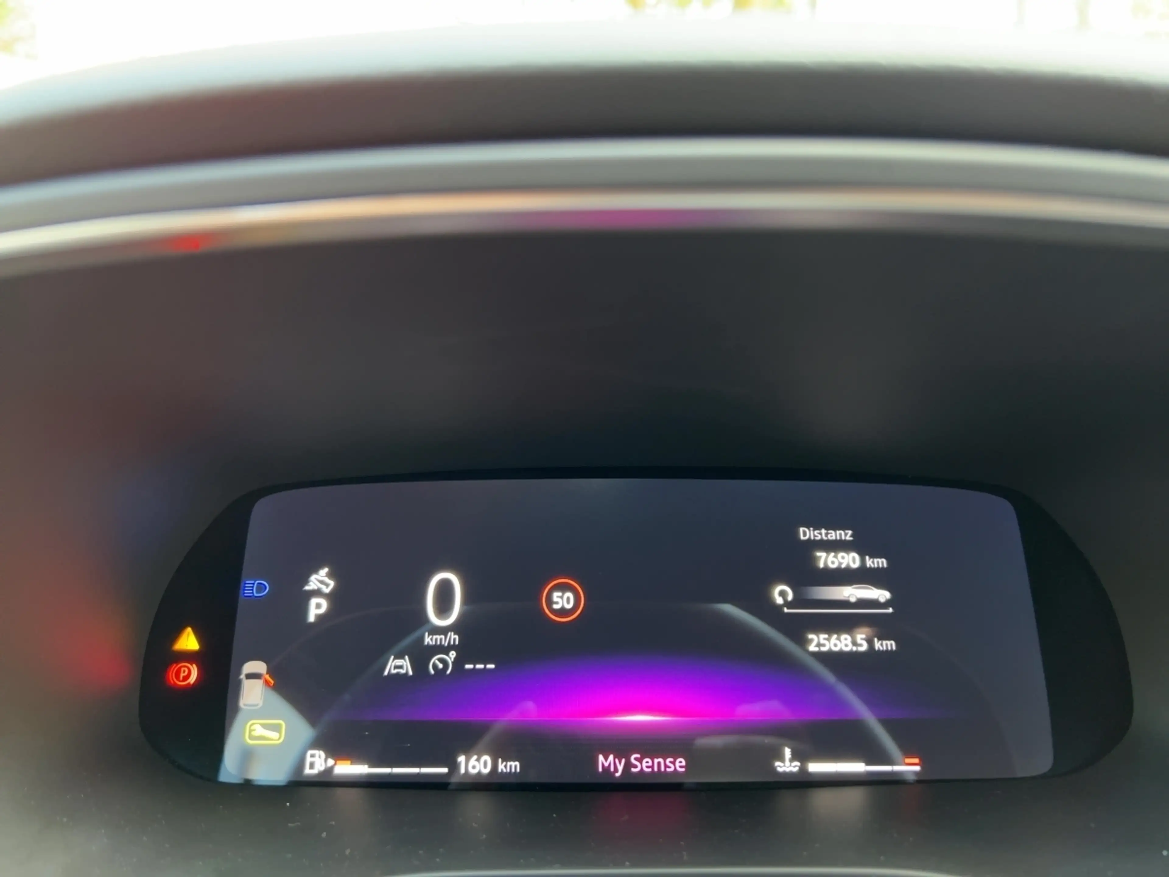 Renault Arkana TECHNO Mild Hybrid 140 EDC — photo 13
