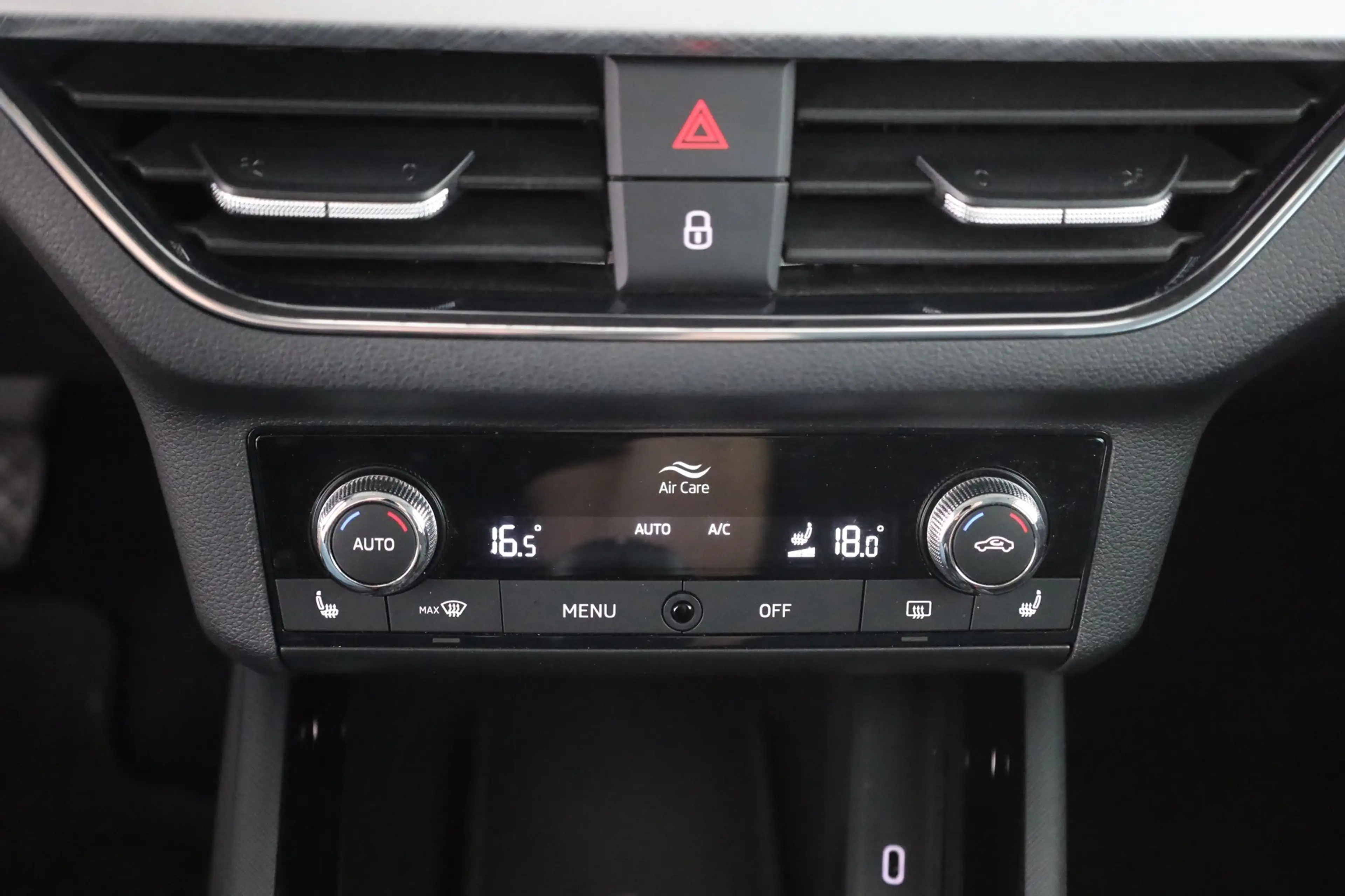 Skoda Kamiq 1.5 TSI Tour LED Navi Sitzheizung Kamera — photo 12