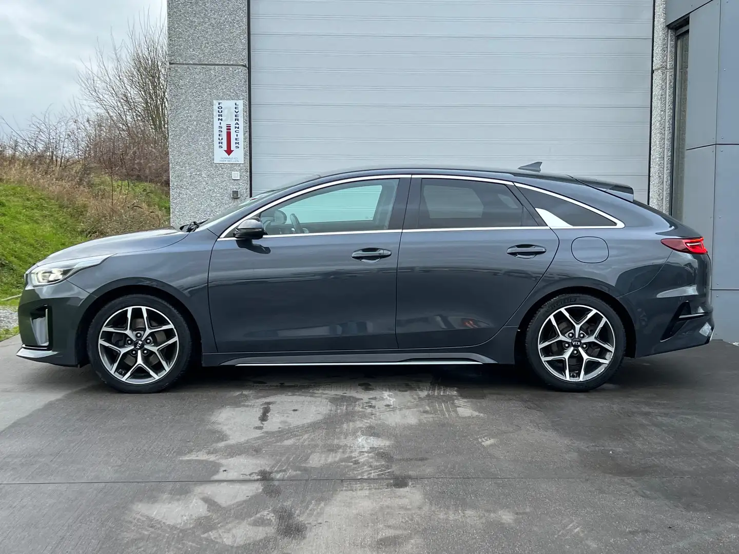 Kia ProCeed / pro_cee'd 1.5 T-GDi GT-Line DCT ISG crna - 2