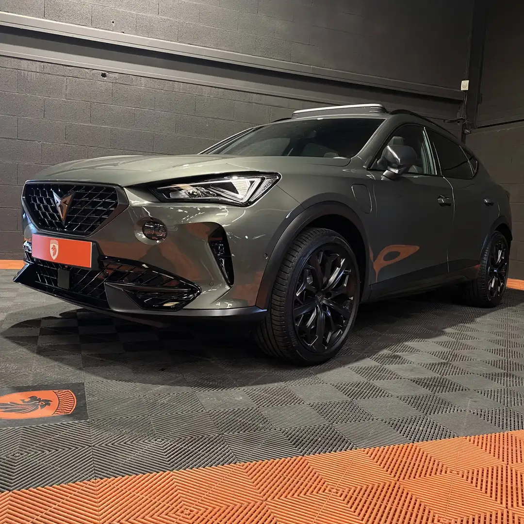 CUPRA Formentor 1.4 e-HYBRID 245ch VZ Tribe Edition DSG6 Grün - 1