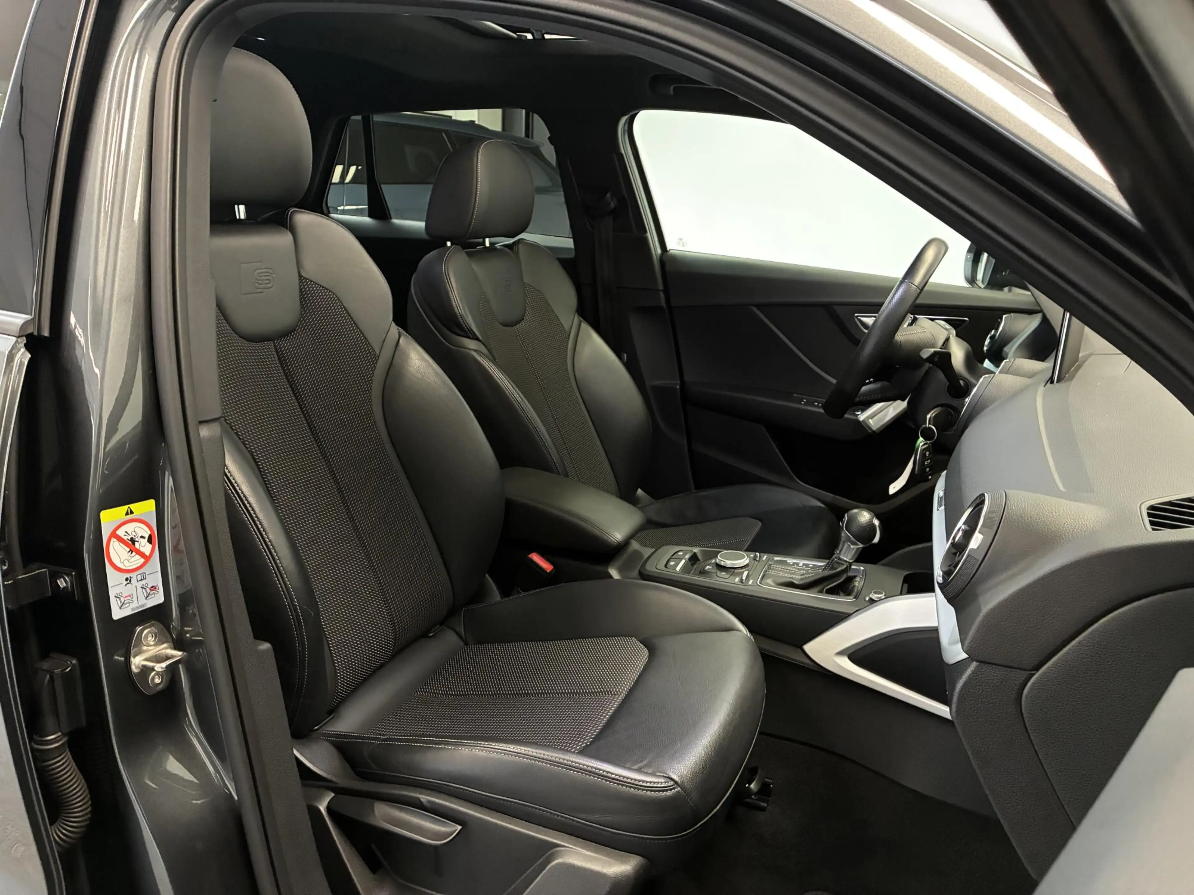 Audi Q2 30 TFSI S-line | PANO | CLIMA | DEALERONDERHOUDEN — photo 15