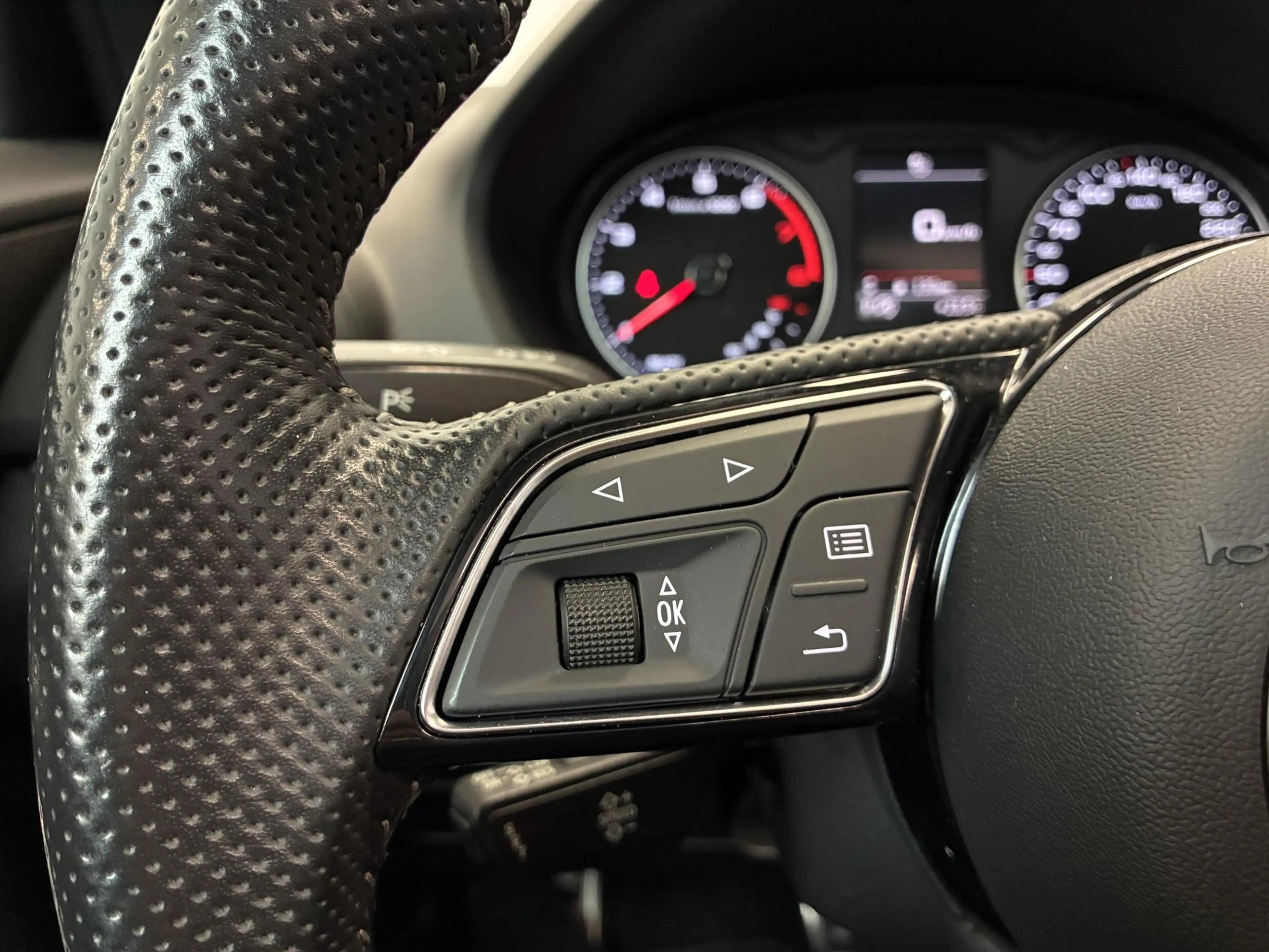 Audi Q2 30 TFSI S-line | PANO | CLIMA | DEALERONDERHOUDEN — photo 24