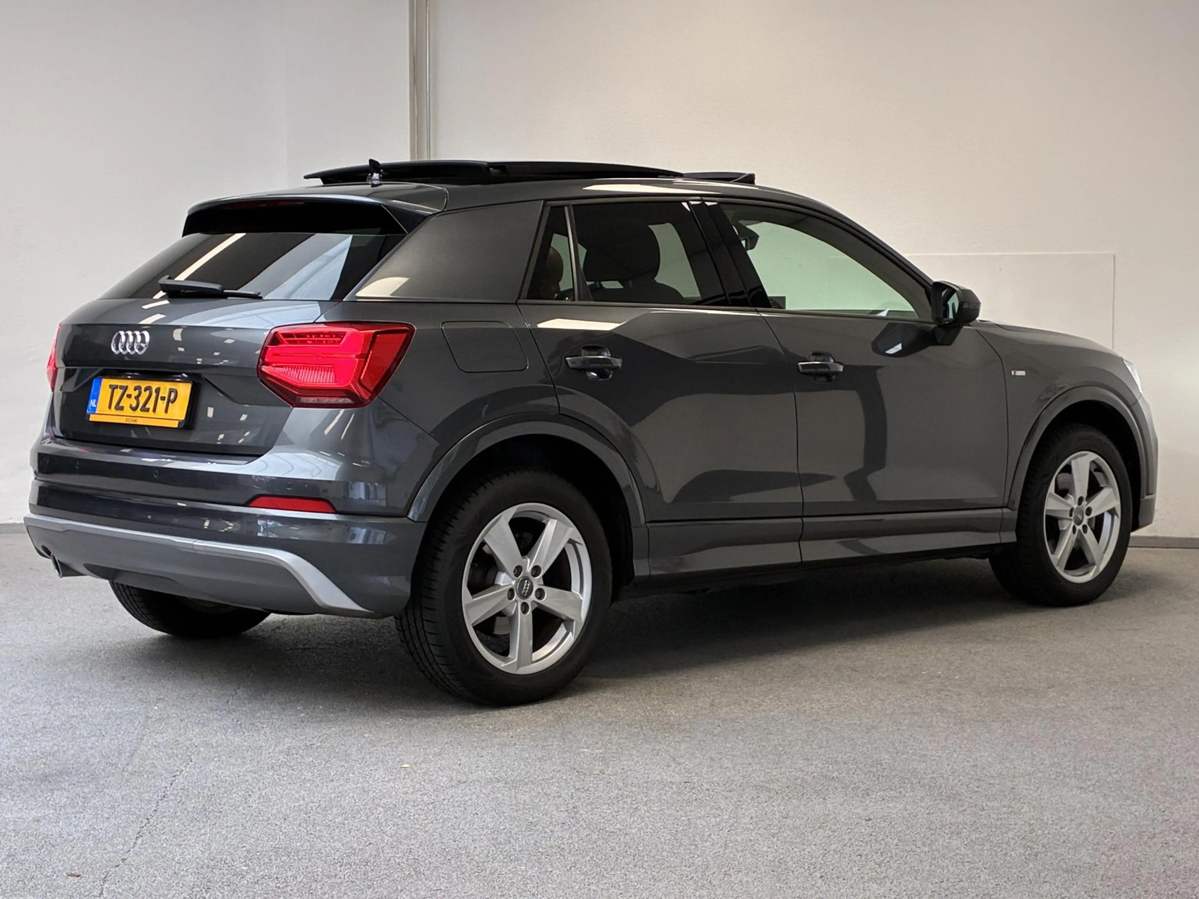 Audi Q2 30 TFSI S-line | PANO | CLIMA | DEALERONDERHOUDEN — photo 2