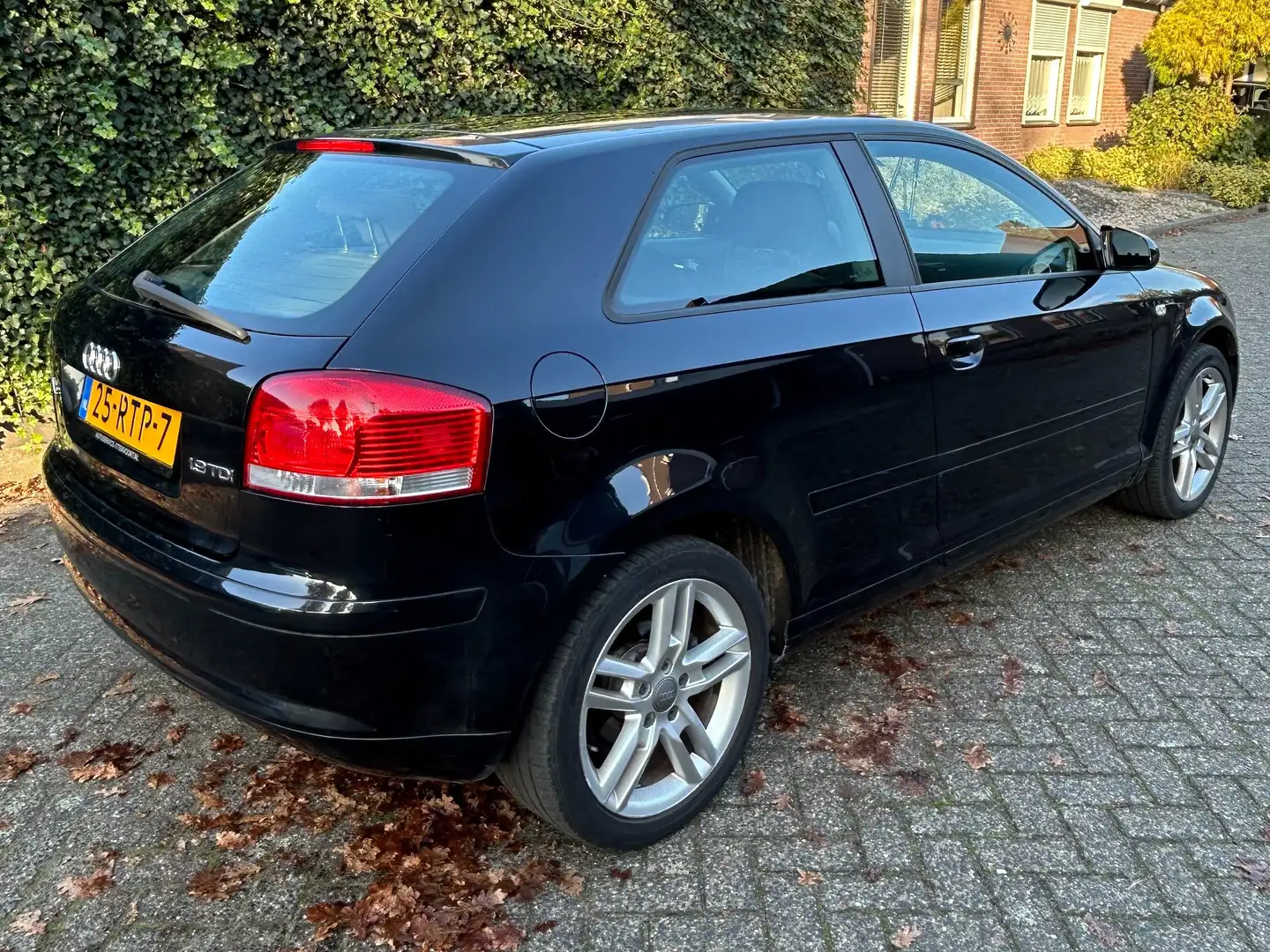 Audi A3 TDI Ambiente PL Zwart - 2