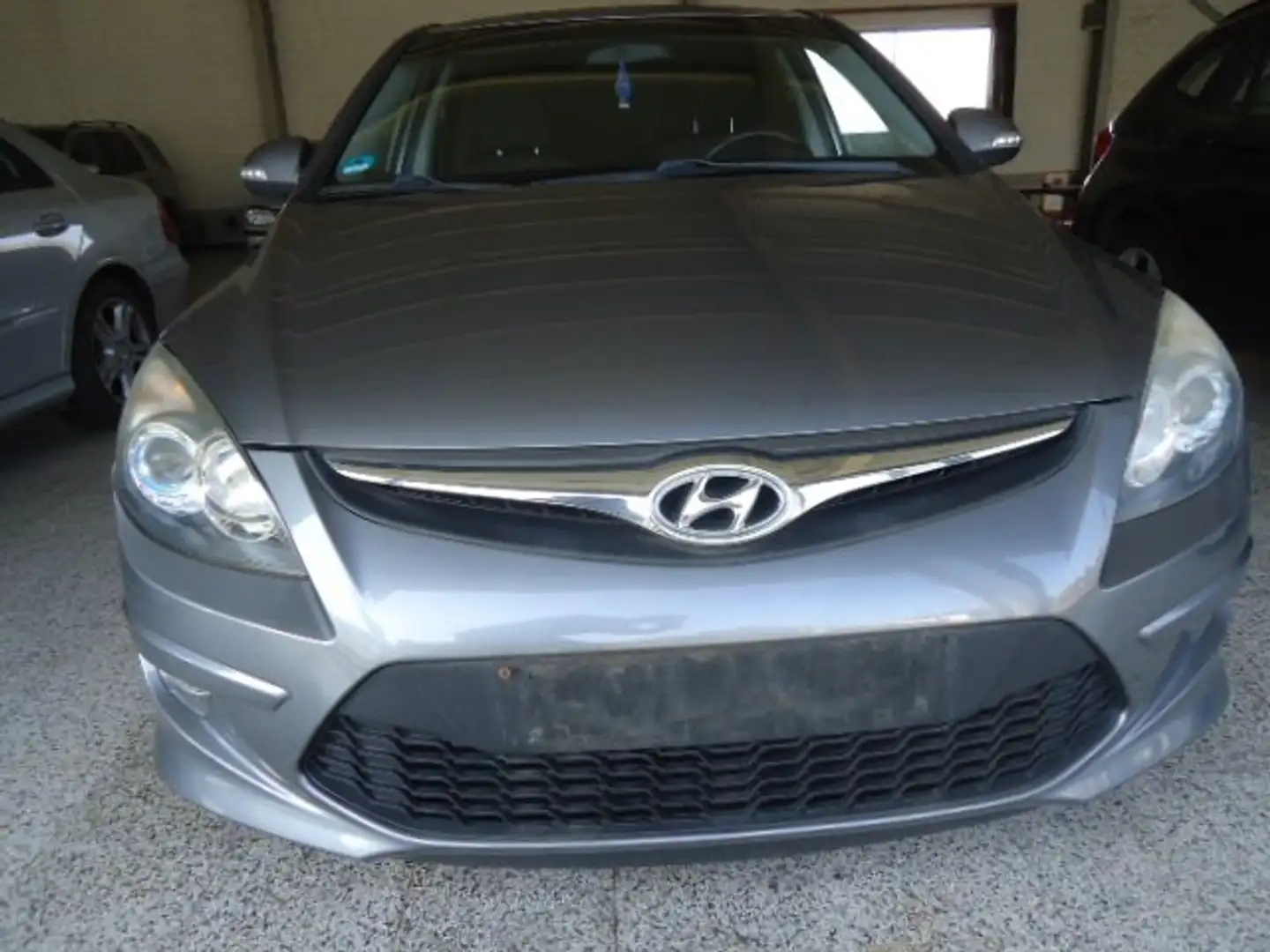 Hyundai i30 i30cw 1.6 CRDi Classic Grau - 1