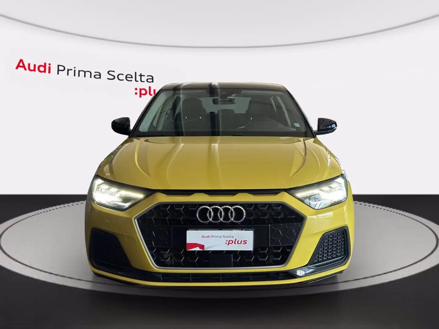 Audi A1 sportback 30 1.0 tfsi identity black 116cv s-troni Jaune - 2
