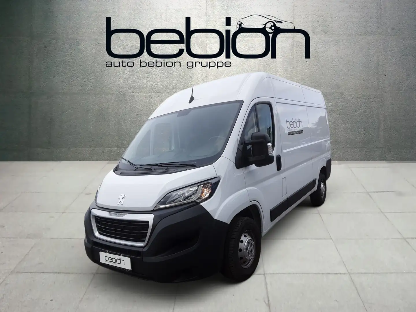 Peugeot Boxer 333 BlueHDi FAP 120 L2H2 PDC Klima Weiß - 2