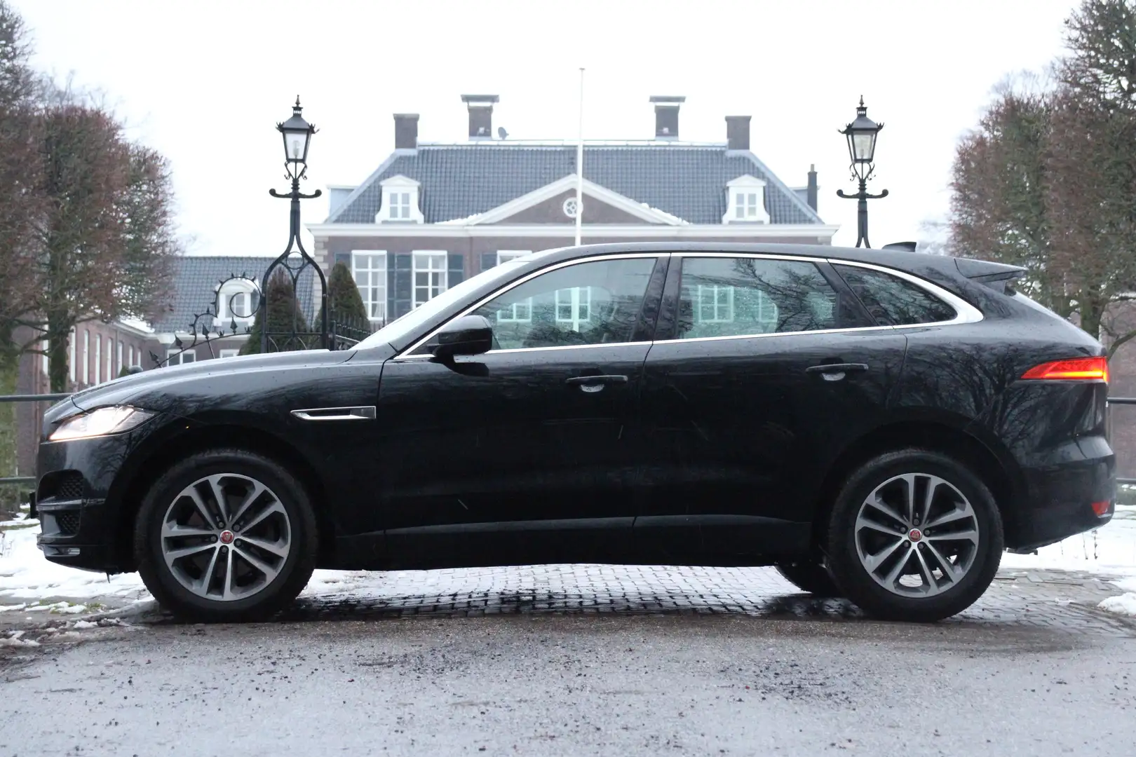 Jaguar F-Pace 3.0 S AWD 30d | NL-AUTO! | DEALER OH! | PANODAK | Noir - 2