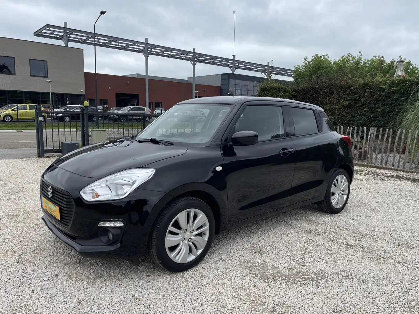 Suzuki Swift 1.2 Select Smart Hybrid Apple Carplay, Stoelverw. Zwart - 2