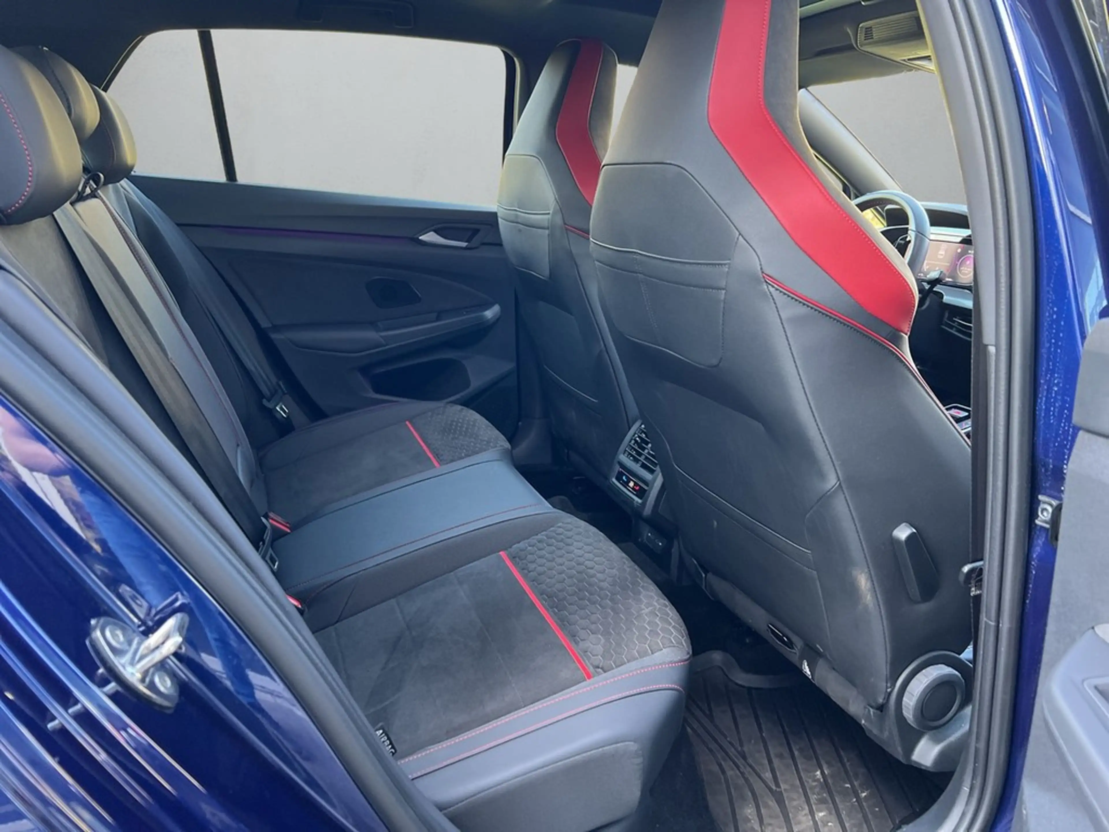 Volkswagen Golf VIII Lim. 2.0 TSI DSG GTI Clubsport *Kamera — photo 13