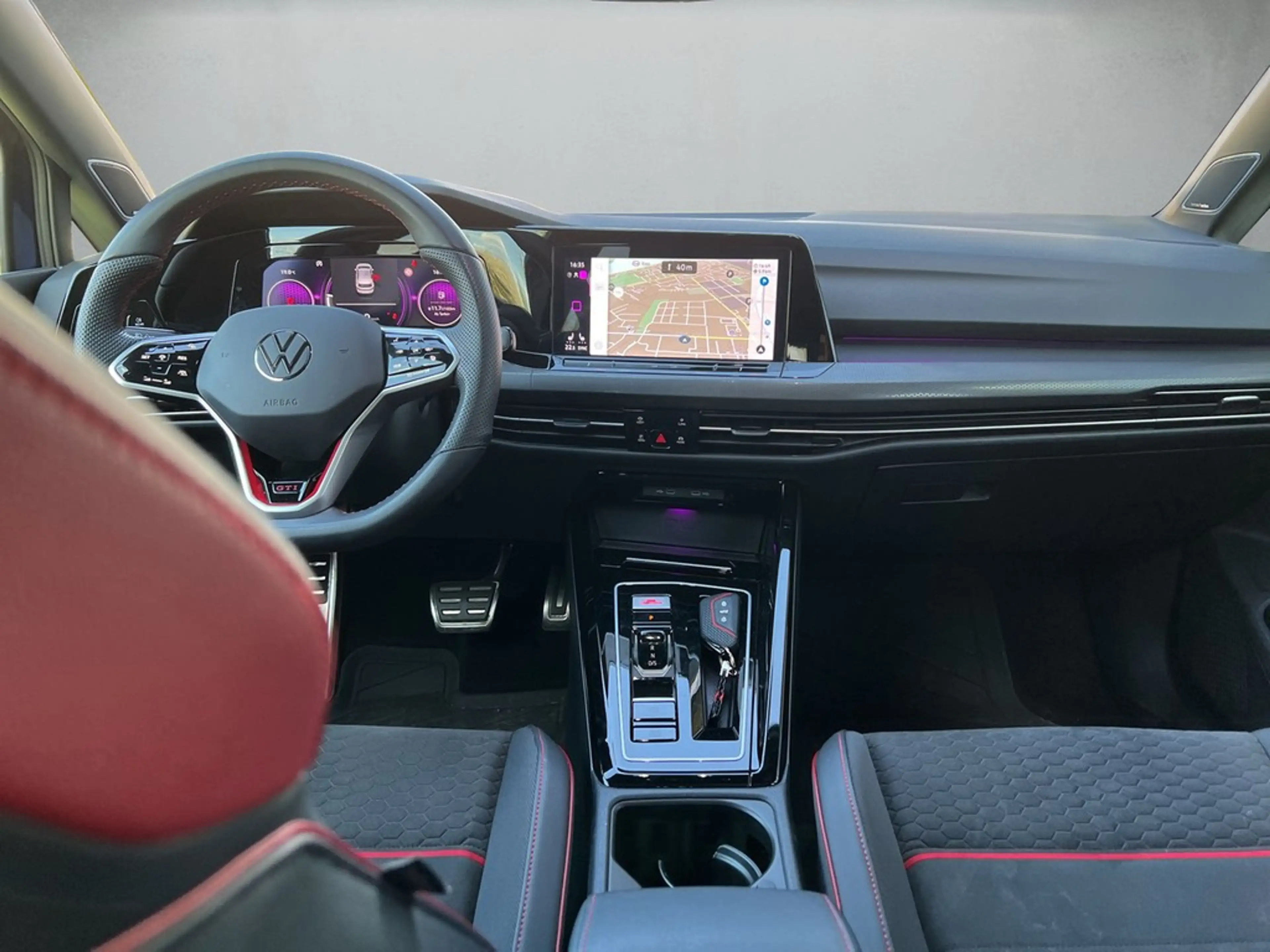 Volkswagen Golf VIII Lim. 2.0 TSI DSG GTI Clubsport *Kamera — photo 8