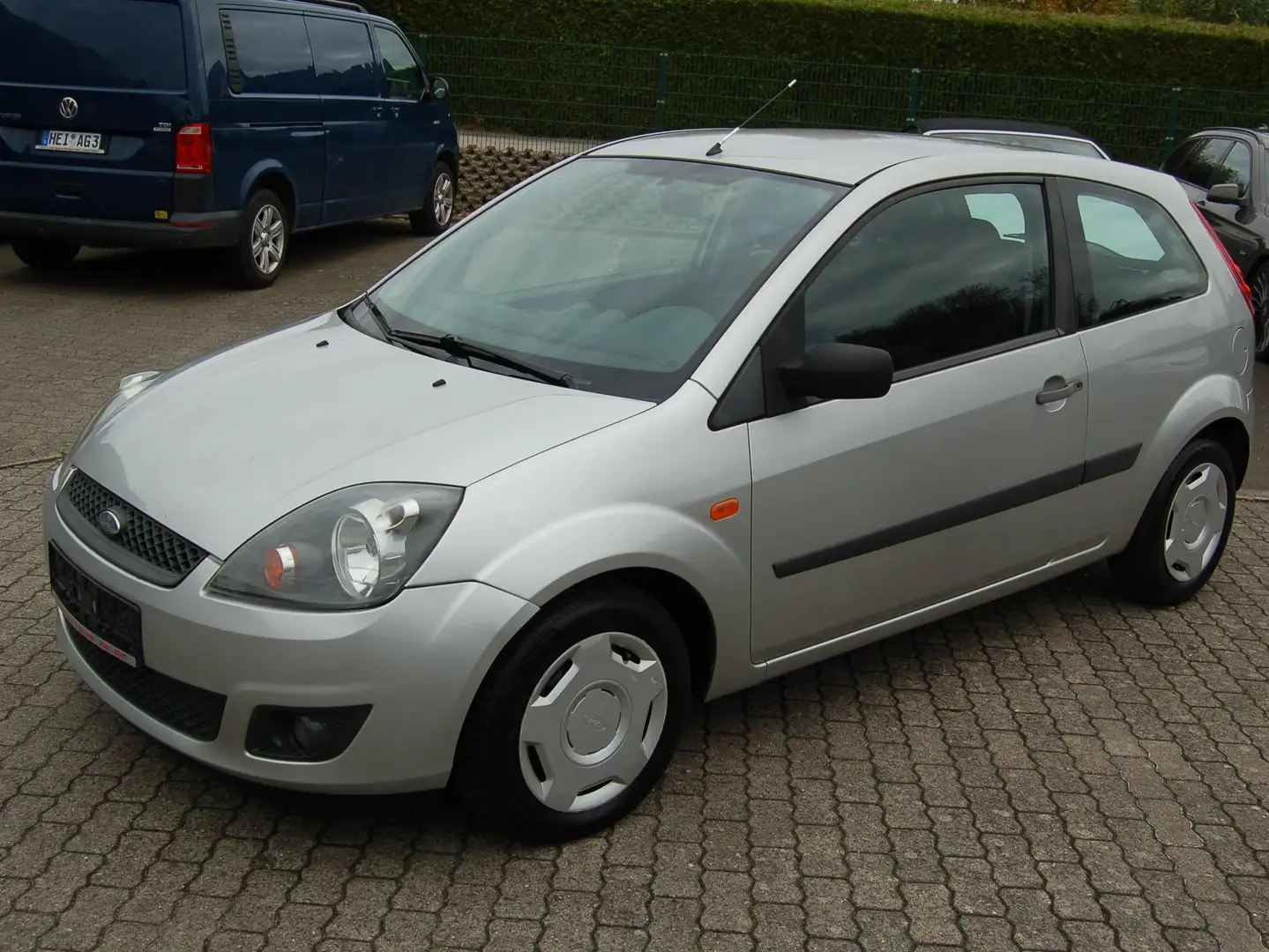 Ford Fiesta Connection Silber - 1