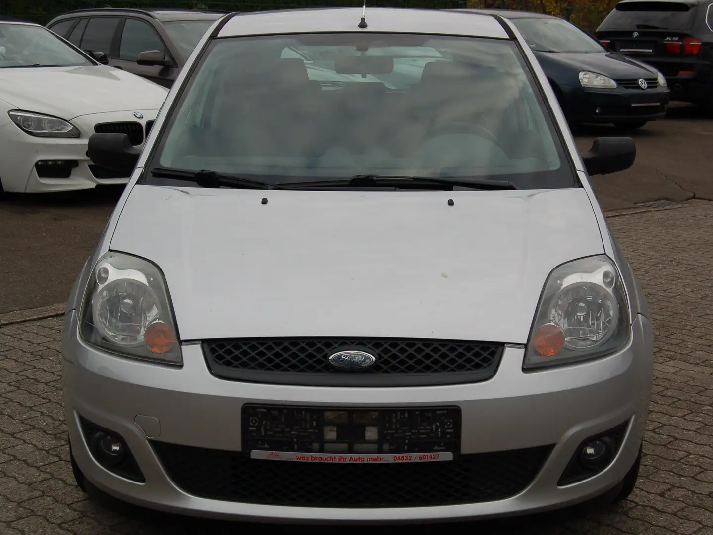 Ford Fiesta Connection Silber - 2
