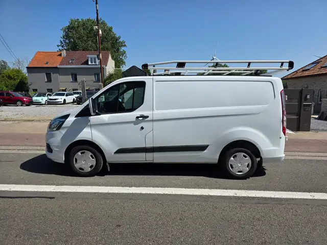 Ford Transit Custom view 4