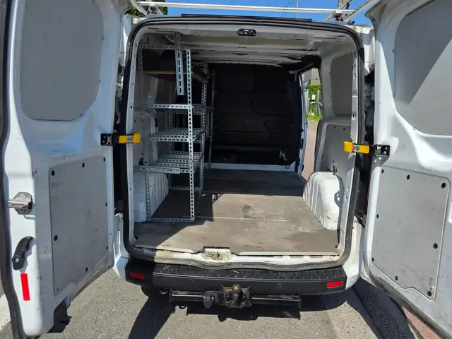 Ford Transit Custom view 9