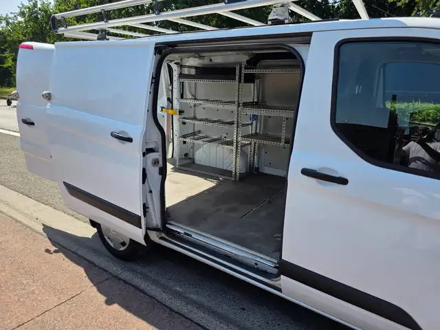 Ford Transit Custom view 10