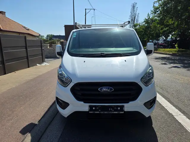 Ford Transit Custom view 2