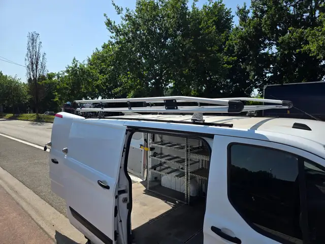 Ford Transit Custom view 11