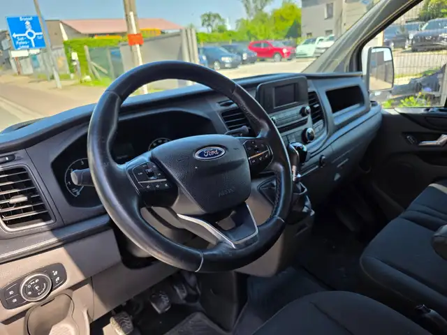 Ford Transit Custom view 14