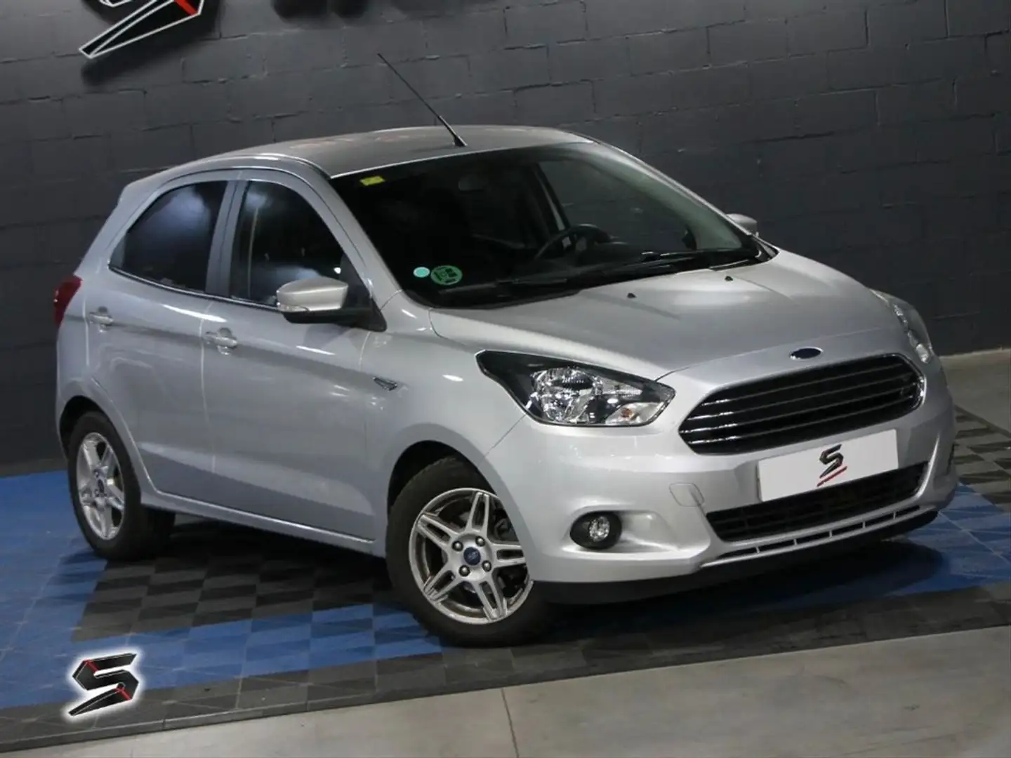 Ford Taunus 1.2 TiVCT 63kW White Edition Gris - 2