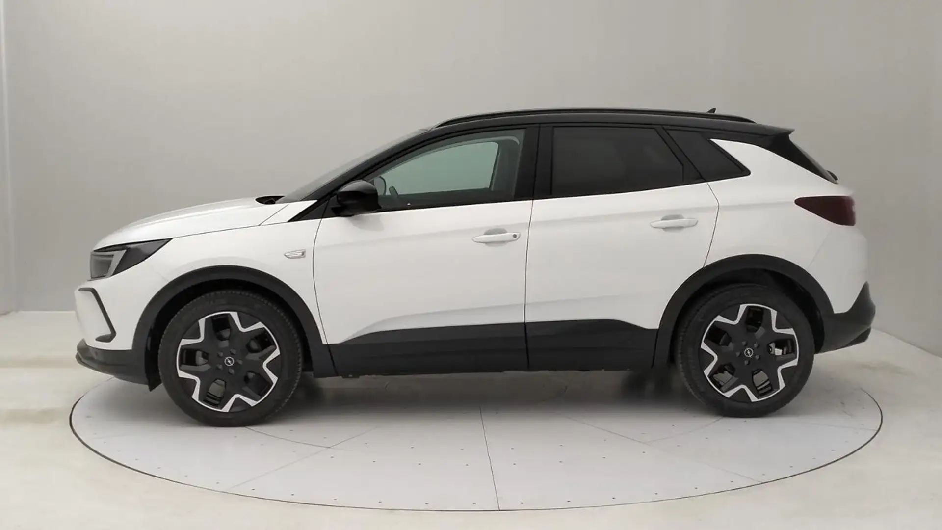 Opel Grandland 1.2 GS Line s&s 130cv Bianco - 2