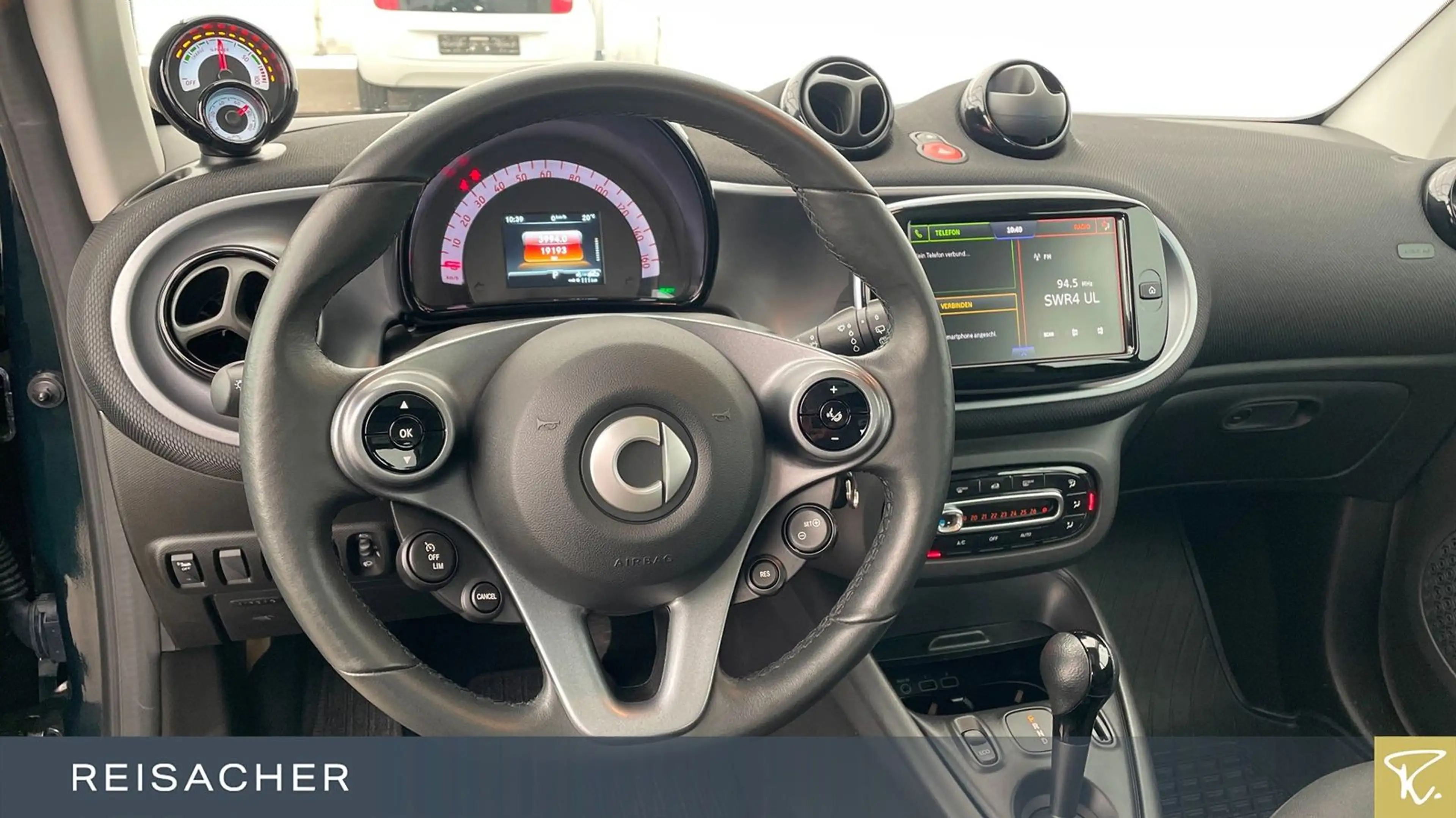 smart forTwo fortwo coupe EQ passion RFK PDC LED 15"LM — photo 5
