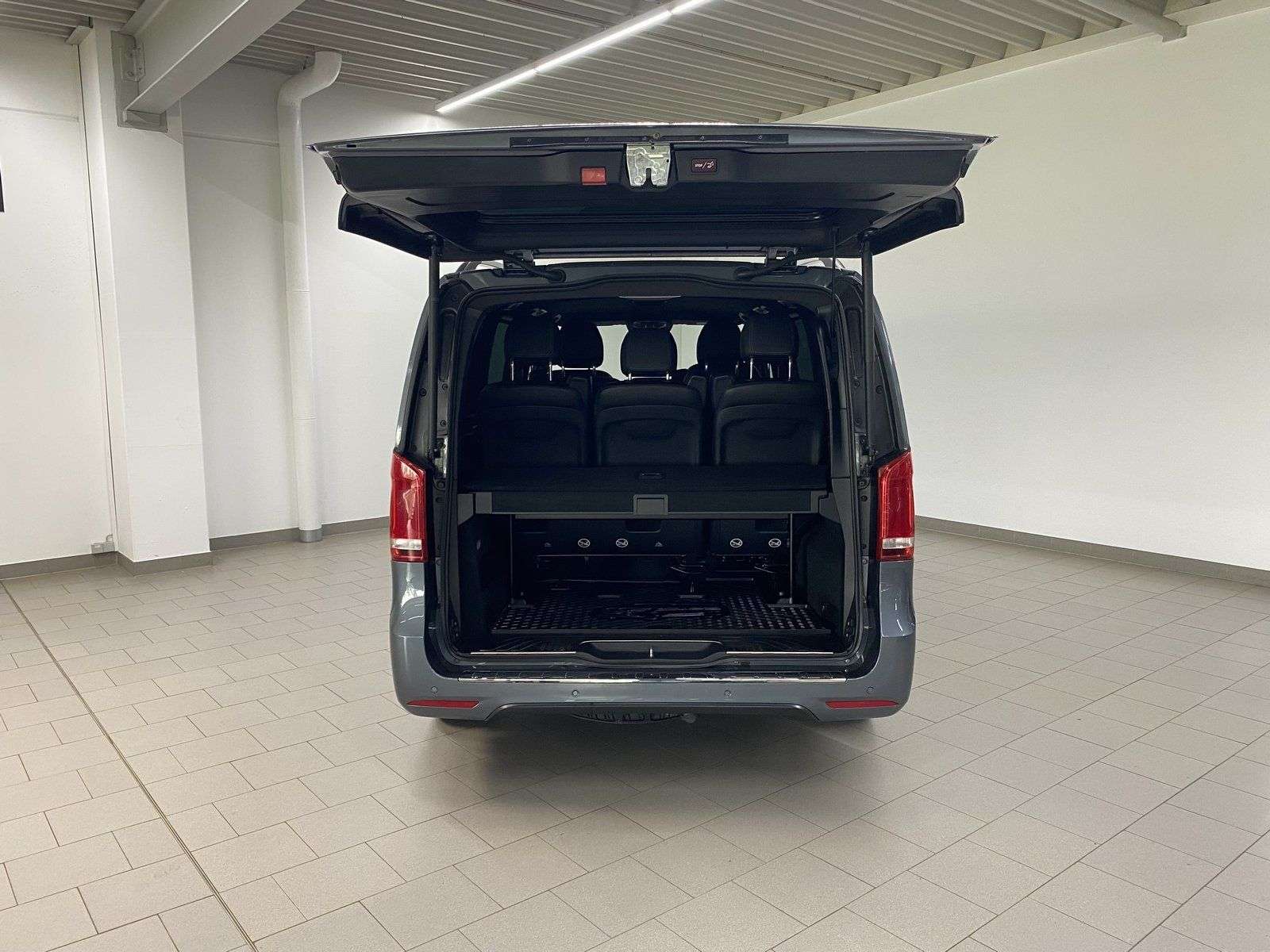 Mercedes-Benz V 250