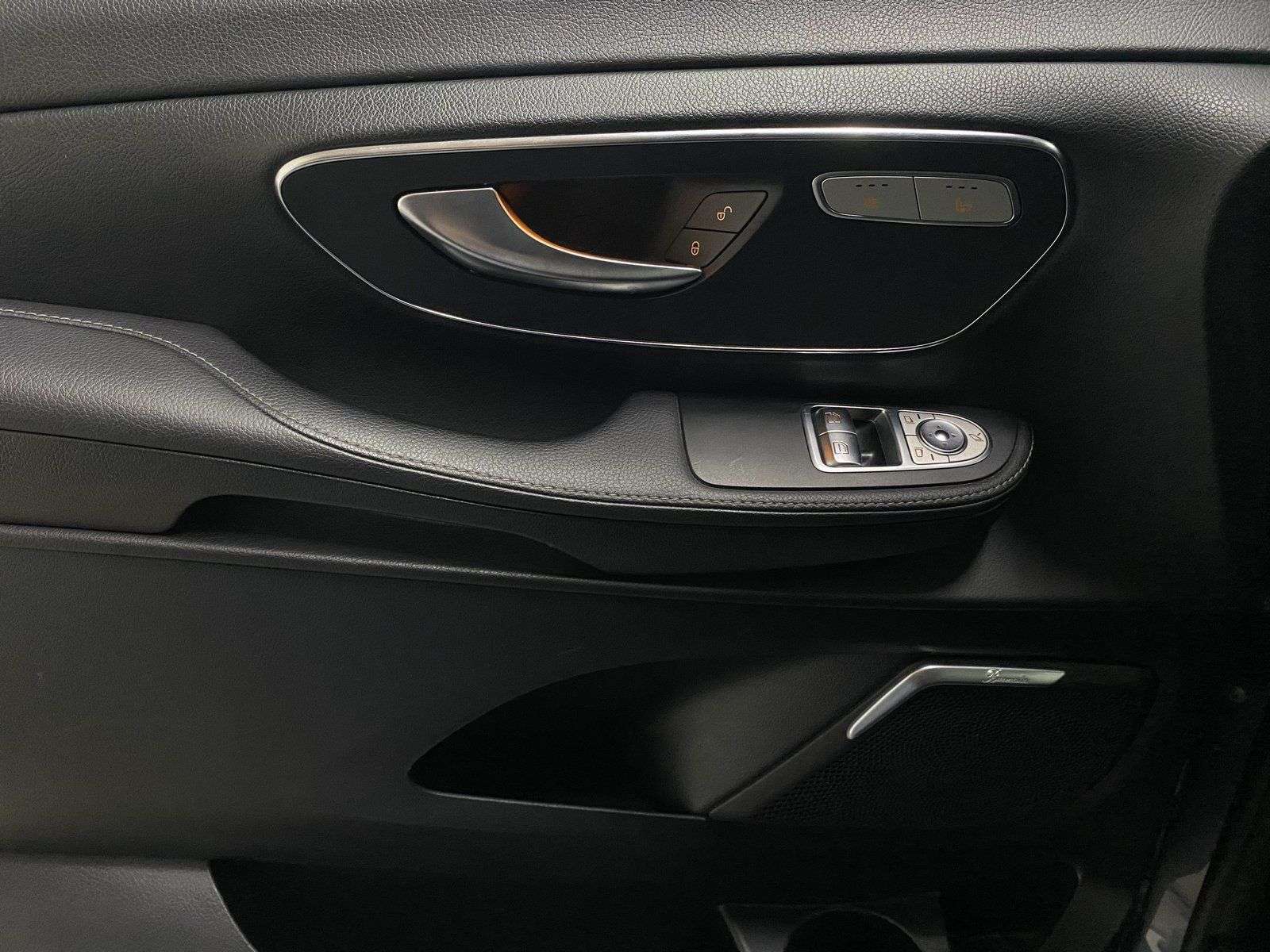 Mercedes-Benz V 250