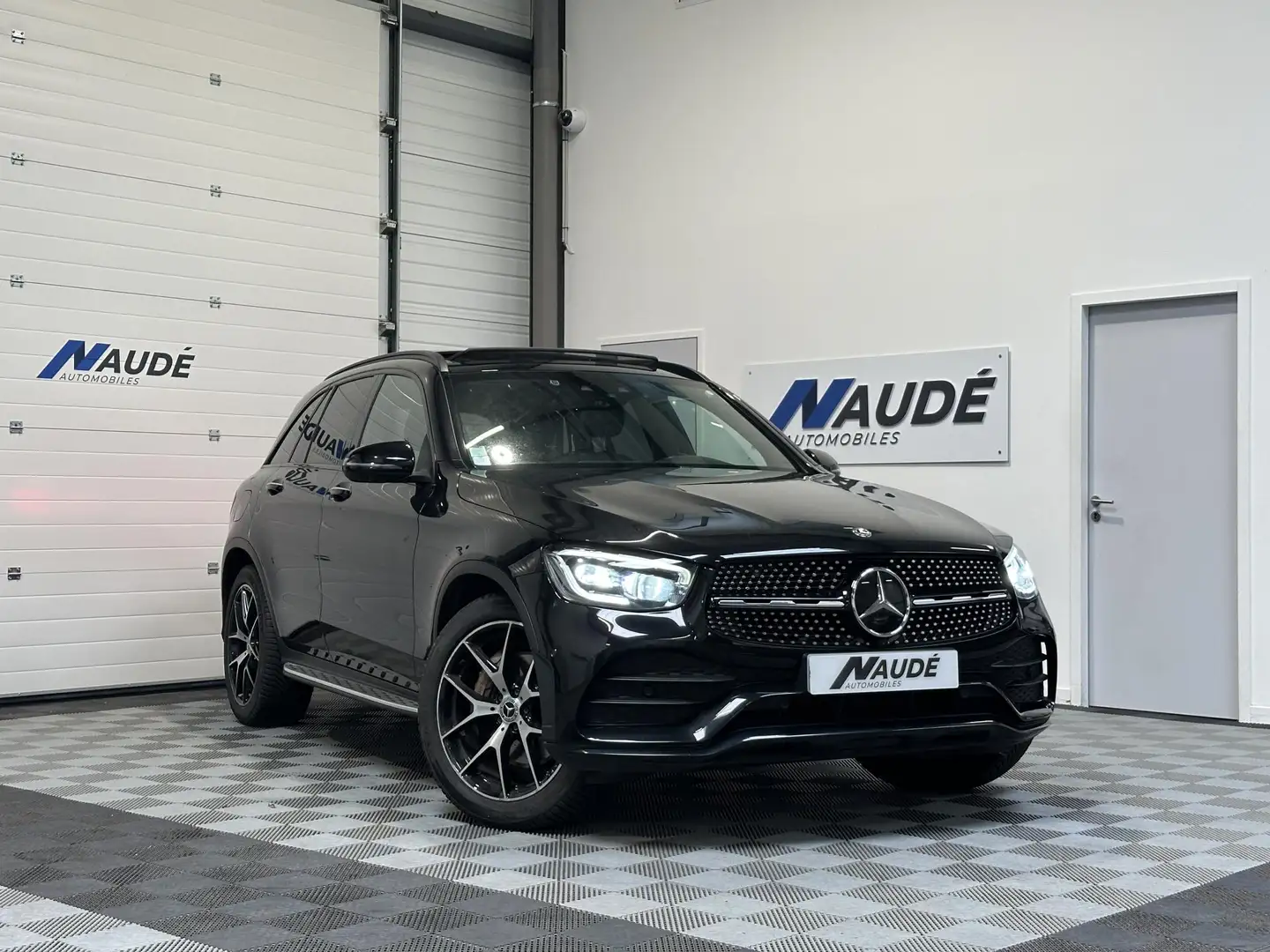 Mercedes-Benz GLC 300 300d 245 ch 9G-Tronic 4-Matic AMG Line Suivi Mercedes Schwarz - 1