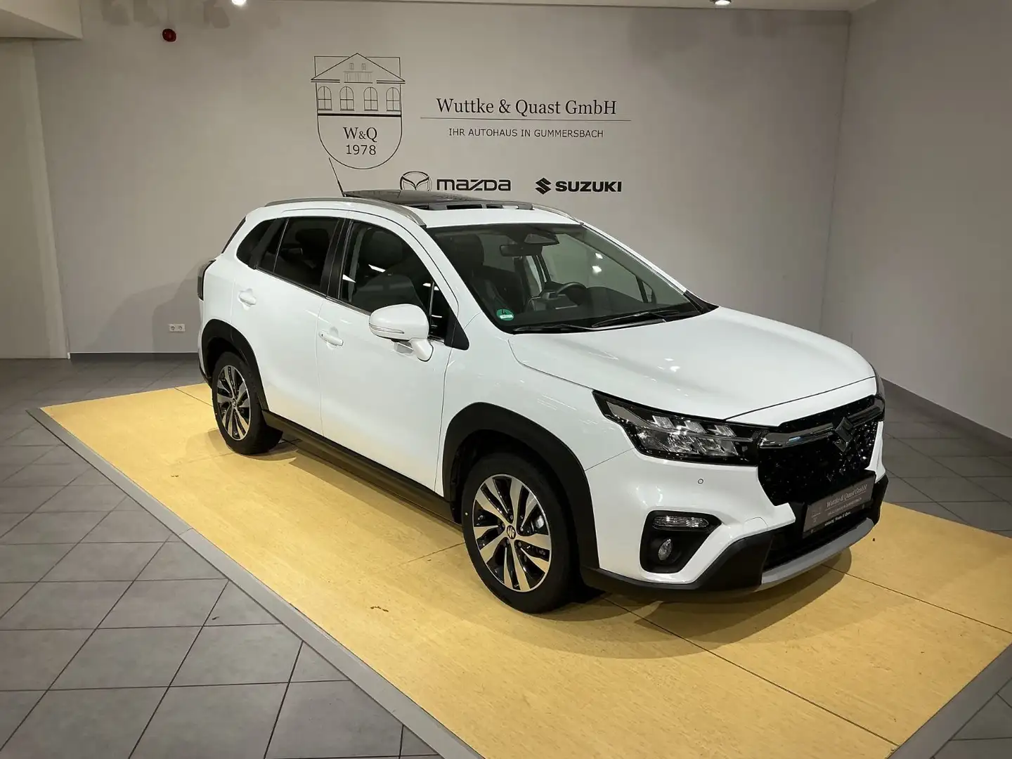 Suzuki S-Cross COMFORT PLUS*Allrad*Pano*129PS* Blanc - 1
