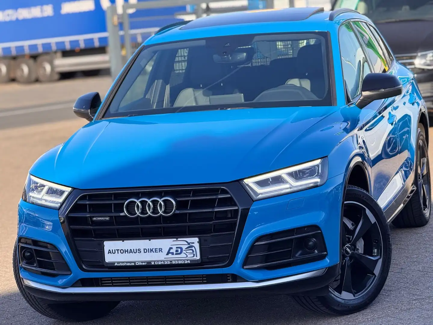 Audi Q5 45 TFSI S line Competition Blau - 1
