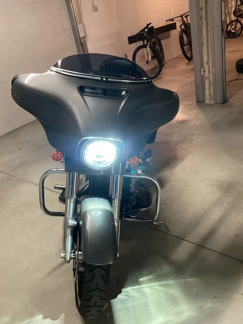 Harley-Davidson Street Glide Special - 1