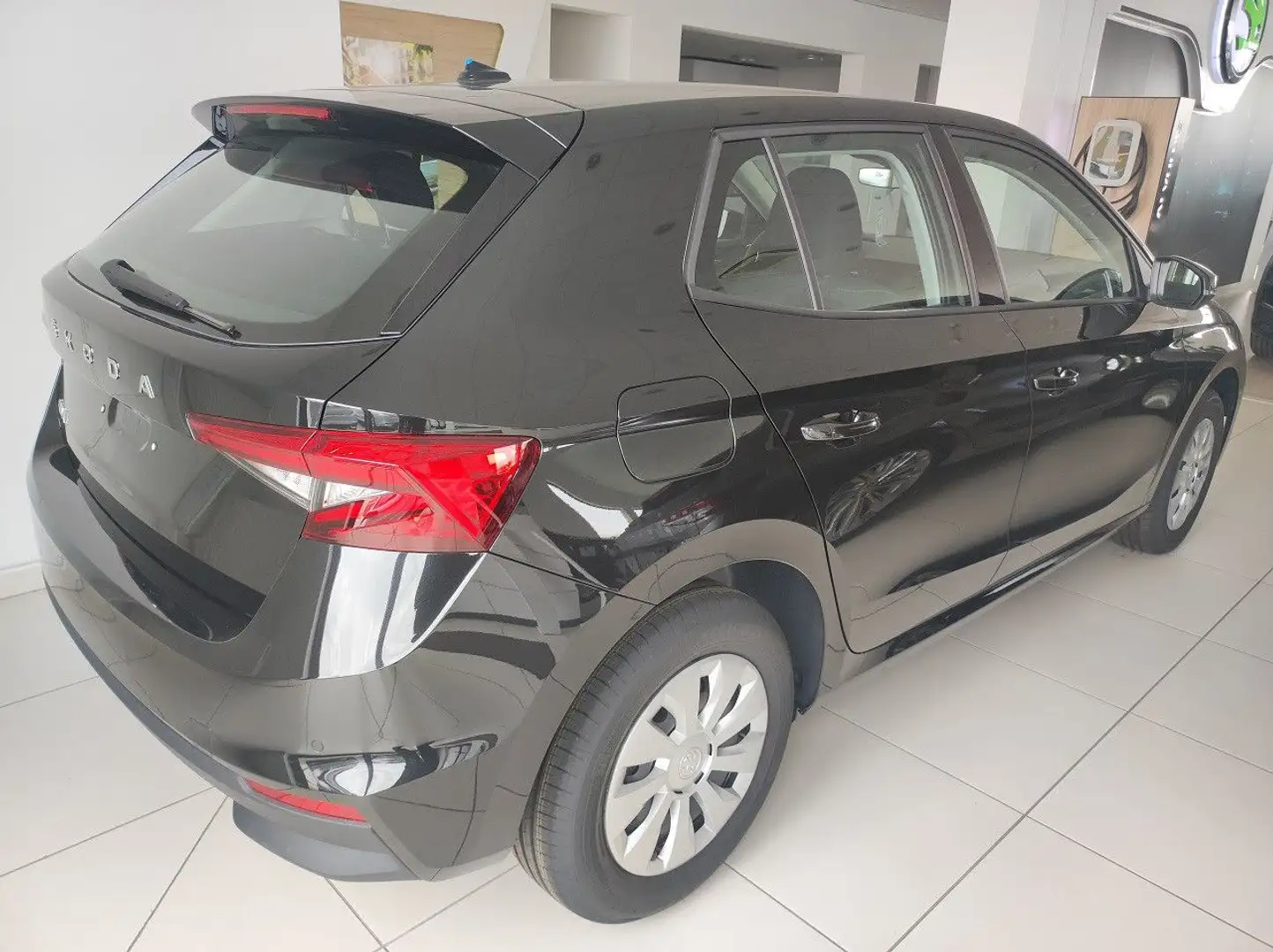 Skoda Fabia 1.0 TSi DSG Selection LED SHZ 2PDC GRA Kam Noir - 2