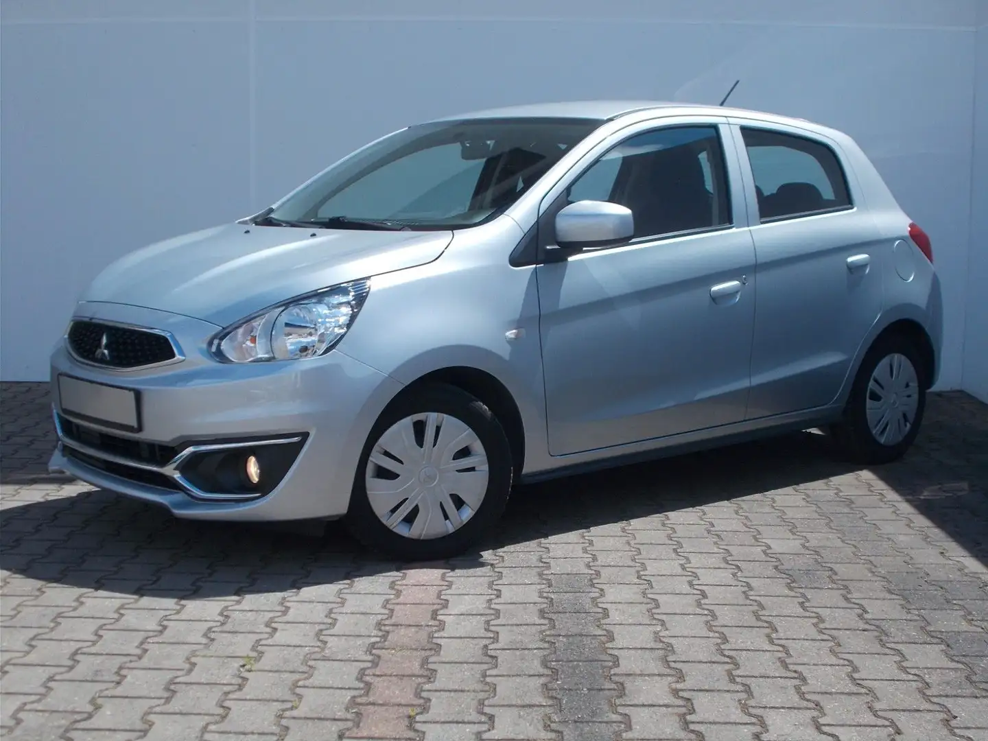 Mitsubishi Space Star Intro Edition mit wenig KM !!! Silber - 2