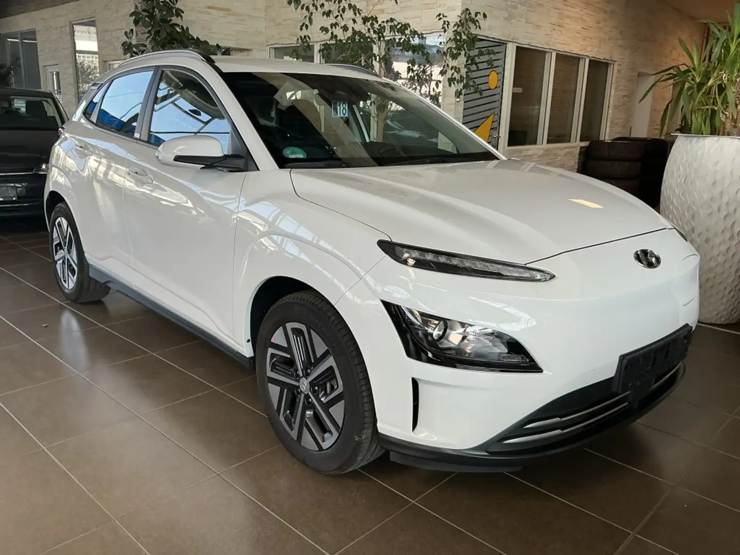 Hyundai KONA Select 2WD*ACC*R-Cam*LED*SHZ*CarPlay*PDC* Weiß - 2