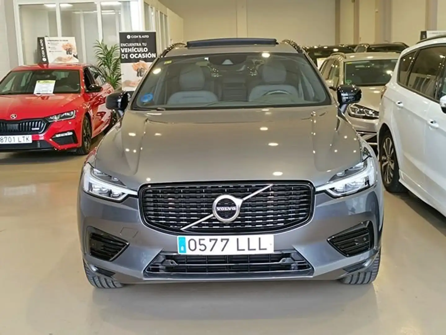 Volvo XC60 2.0 T8 AWD R-Design Auto Gris - 2