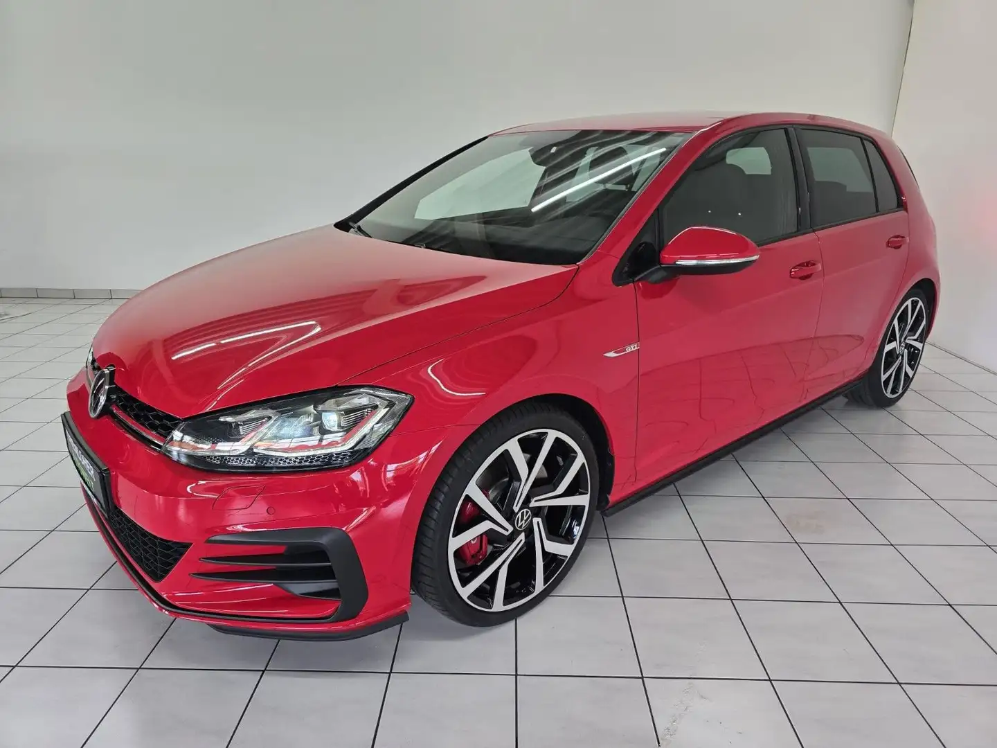 Volkswagen Golf VII Lim. GTI Performance *LED *PDC Wenig Km Rouge - 2