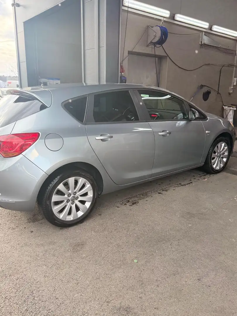 Opel Astra Active Grau - 2