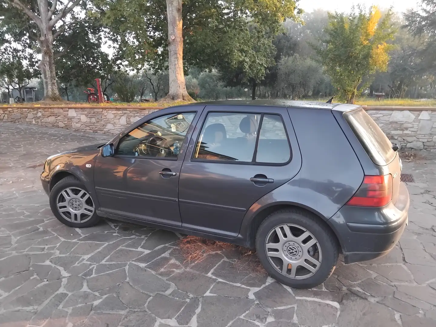 Volkswagen Golf Golf IV 1997 3p 1.9 tdi 25years Grigio - 2