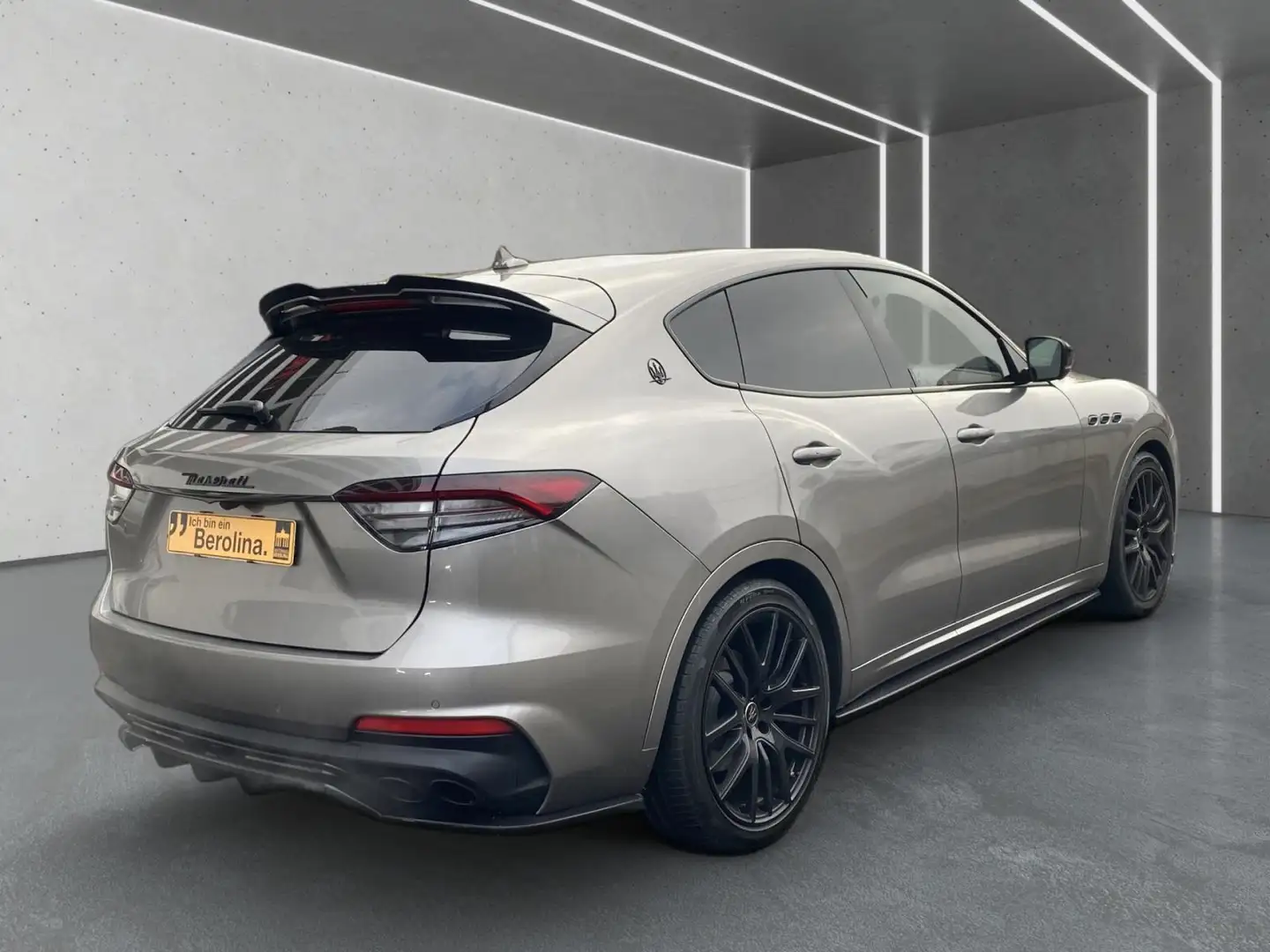 Maserati Levante 3.0 Gran Lusso SQ4 Aut. *MATRIX*PANO* Grau - 2
