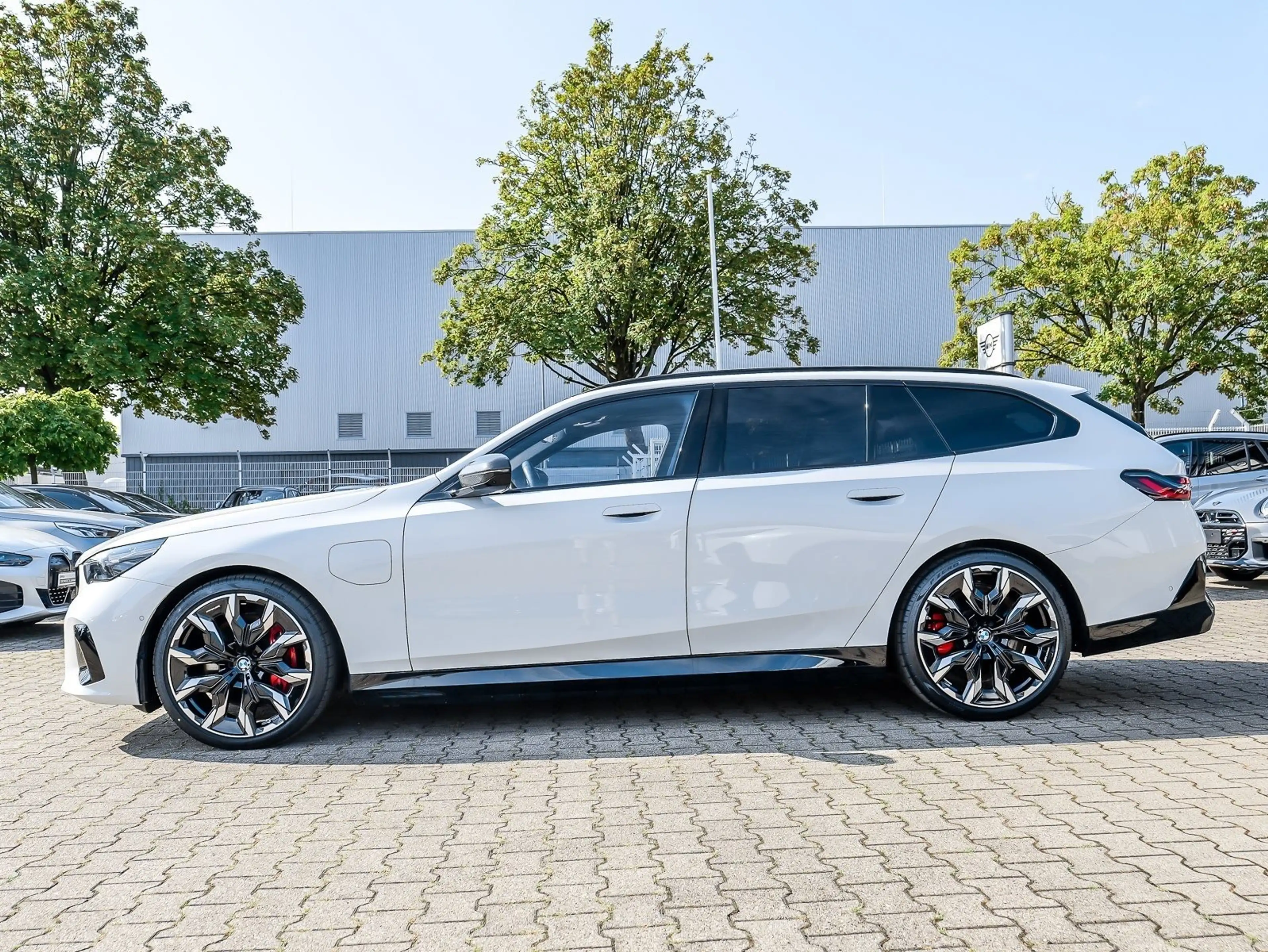 BMW 550 e xDrive Touring M Sport Pro HuD+AHK+Pano+Bowers&W — photo 10