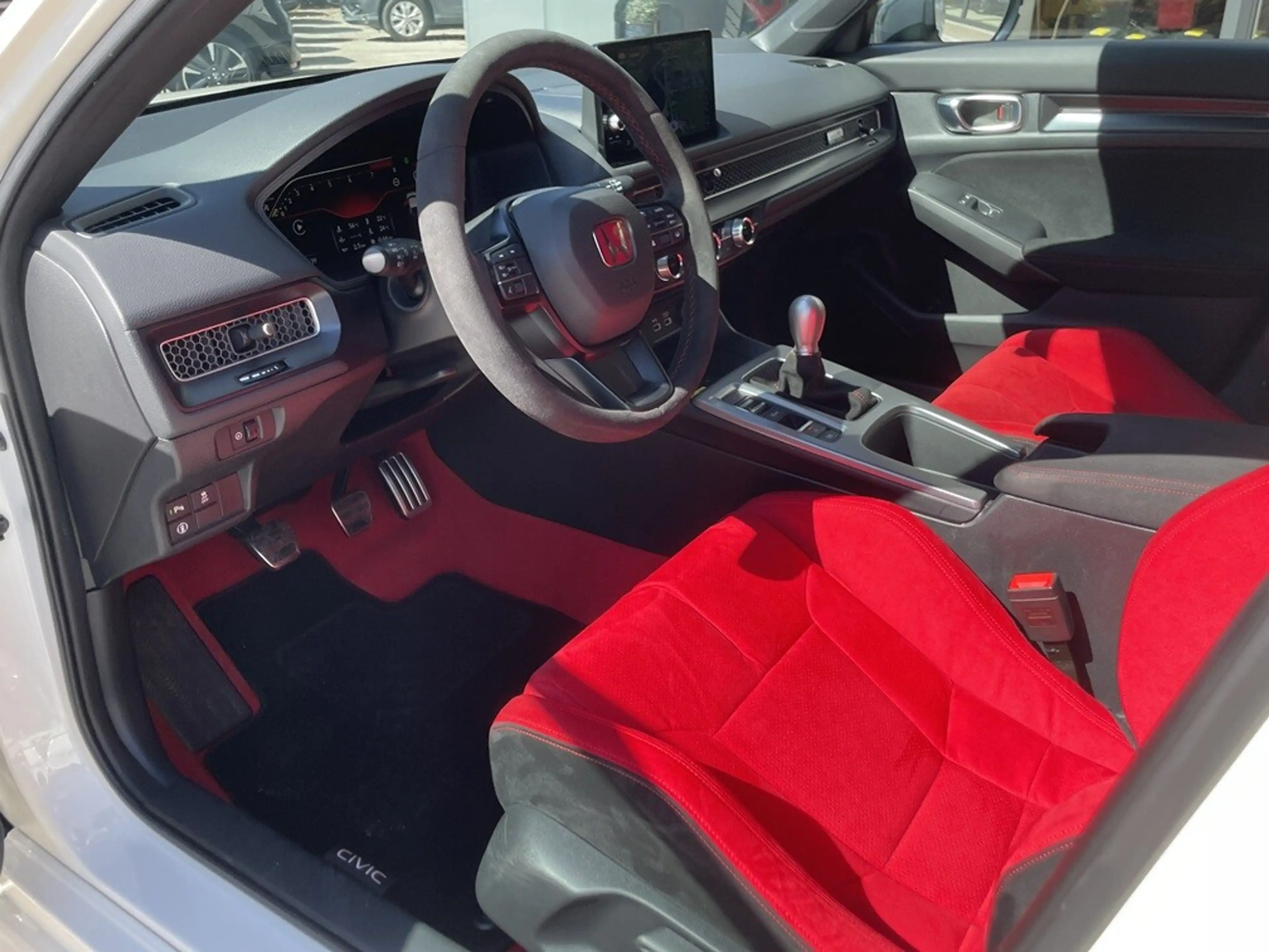 Honda Civic 2,0 VTEC Turbo Type R — photo 11