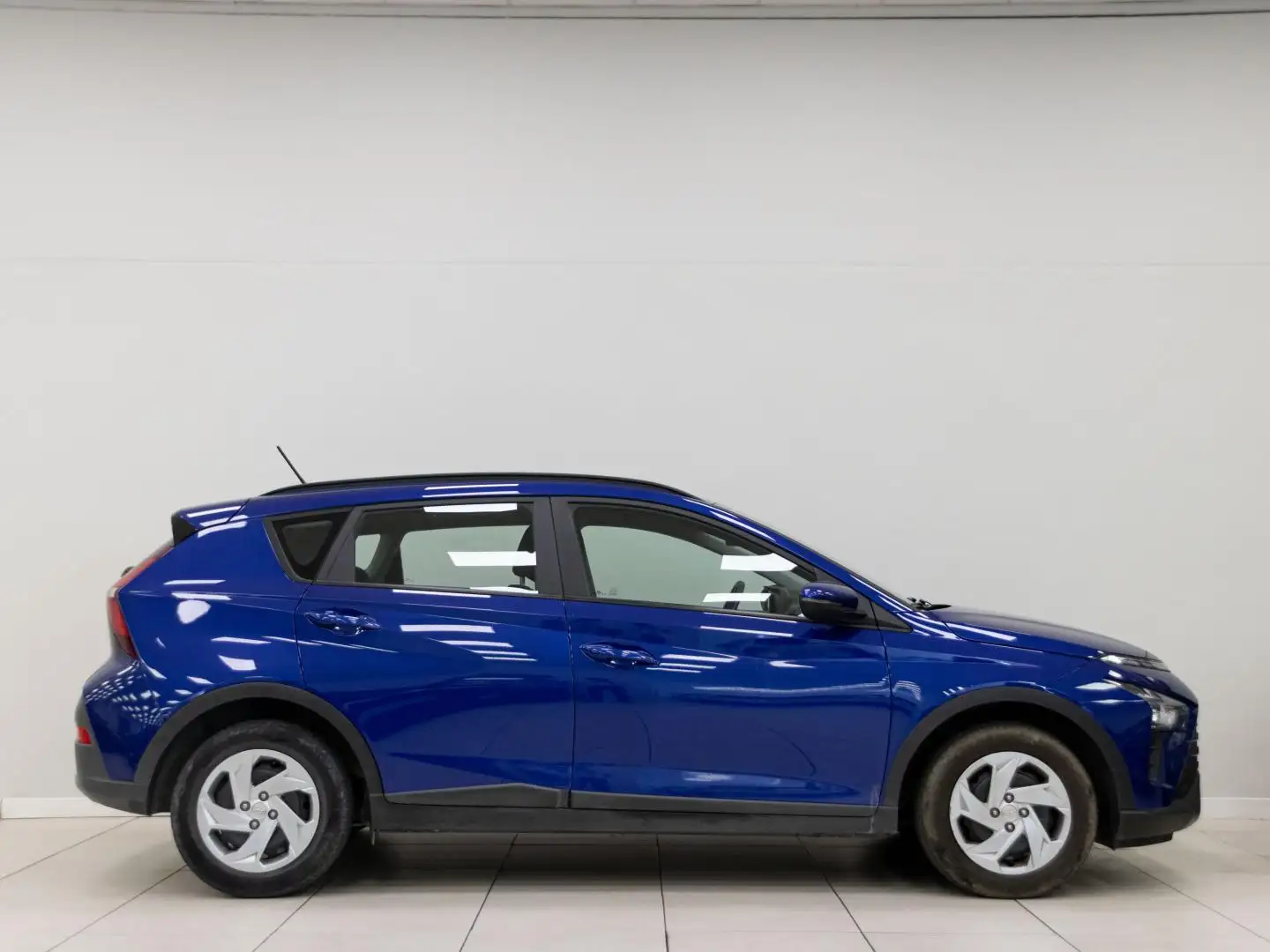 Hyundai BAYON 1.2 MPI Essence Albastru - 2