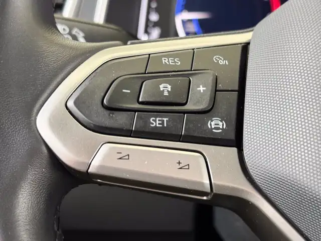 Volkswagen T-Roc view 22