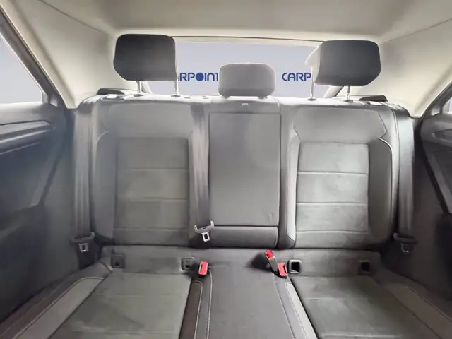 Volkswagen T-Roc view 10