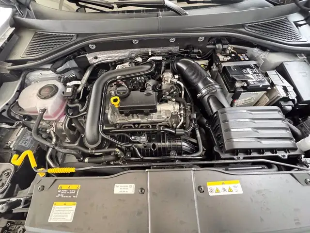 Volkswagen T-Roc view 13