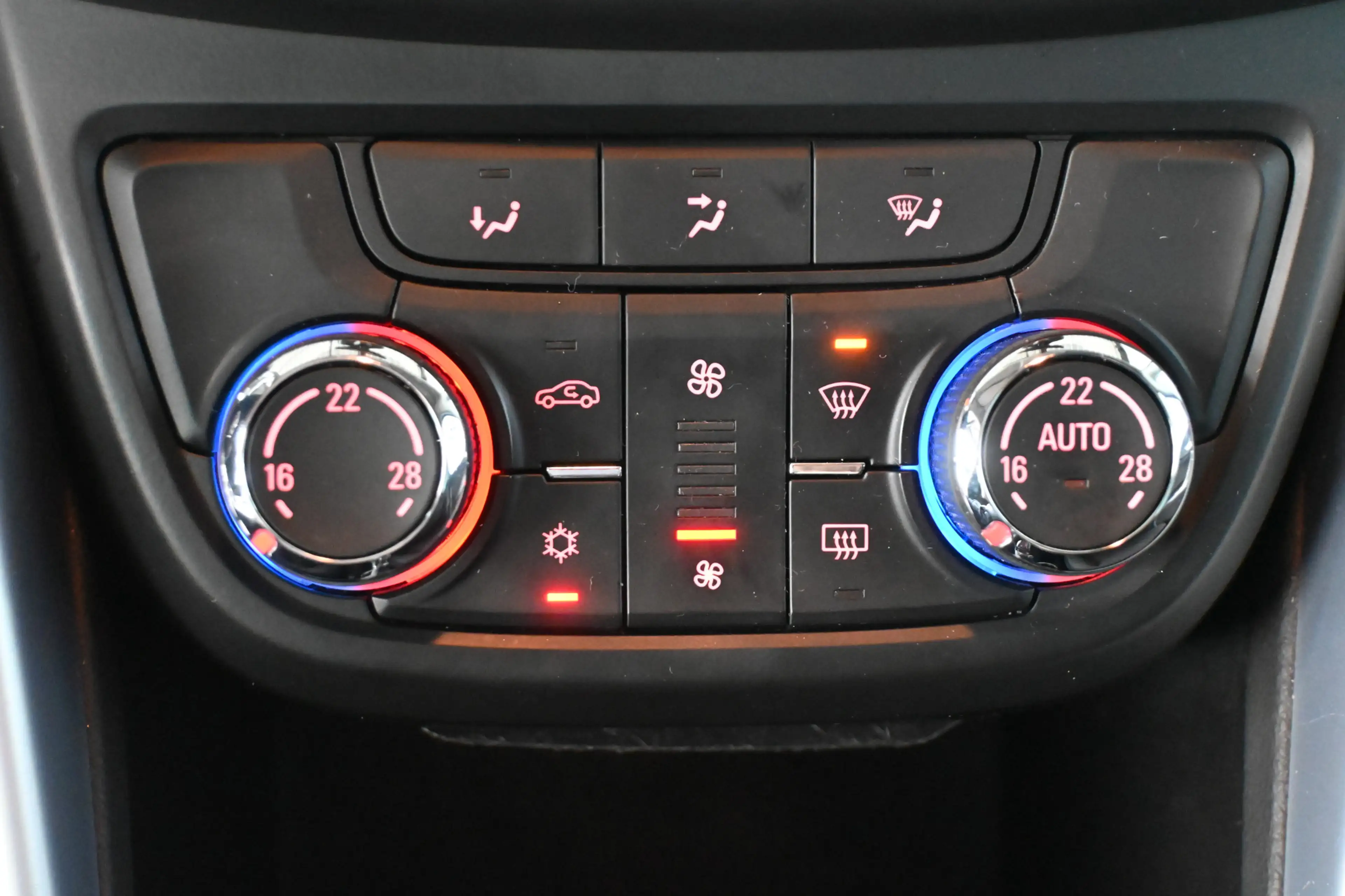 Opel Zafira Tourer 1.4 Edition 7p Clima Cruise control Navigatie PDC — photo 11
