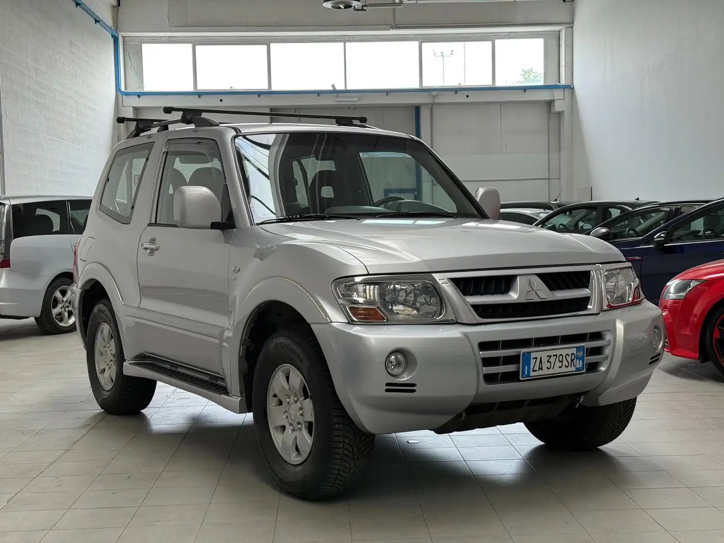 Mitsubishi Pajero 3p 3.2 tdi 16v di-d GLS-2 Plateado - 1