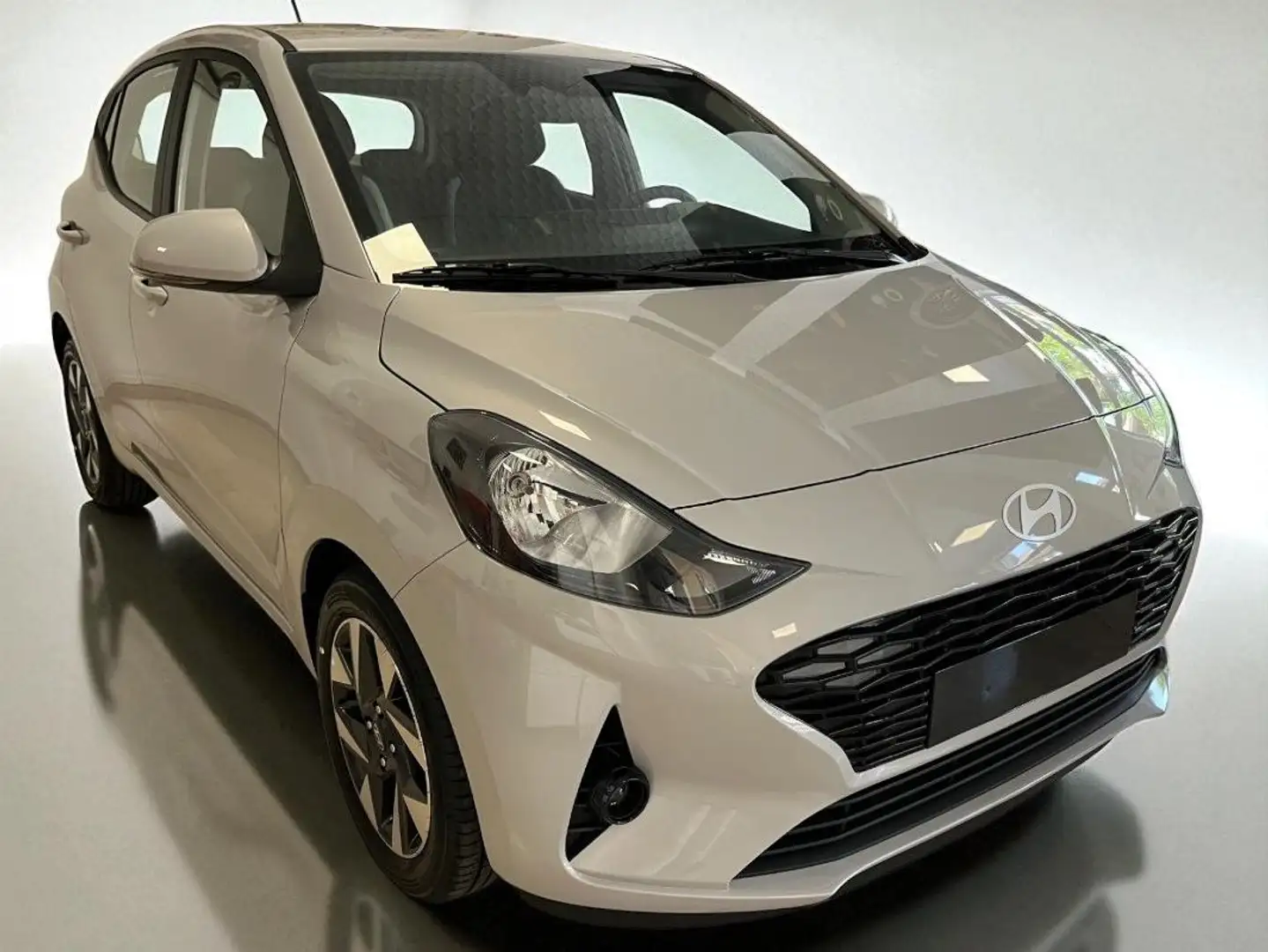 Hyundai i10 i10 III 2023 1.0 mpi Connectline 63cv Argento - 1