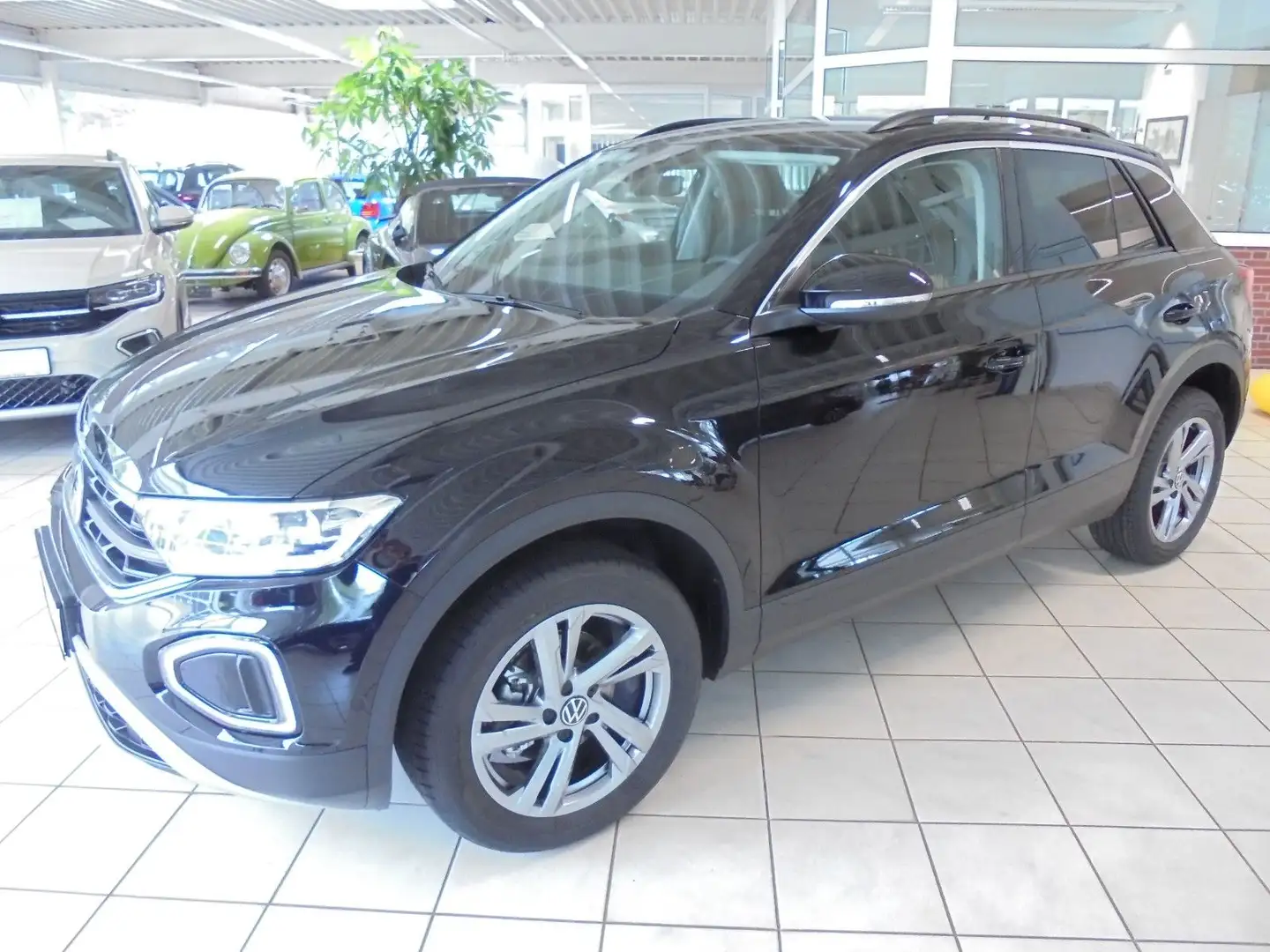 Volkswagen T-Roc Life Navi/AHK/LEDPlus/17"Alu/Kamera/ACC... Schwarz - 1